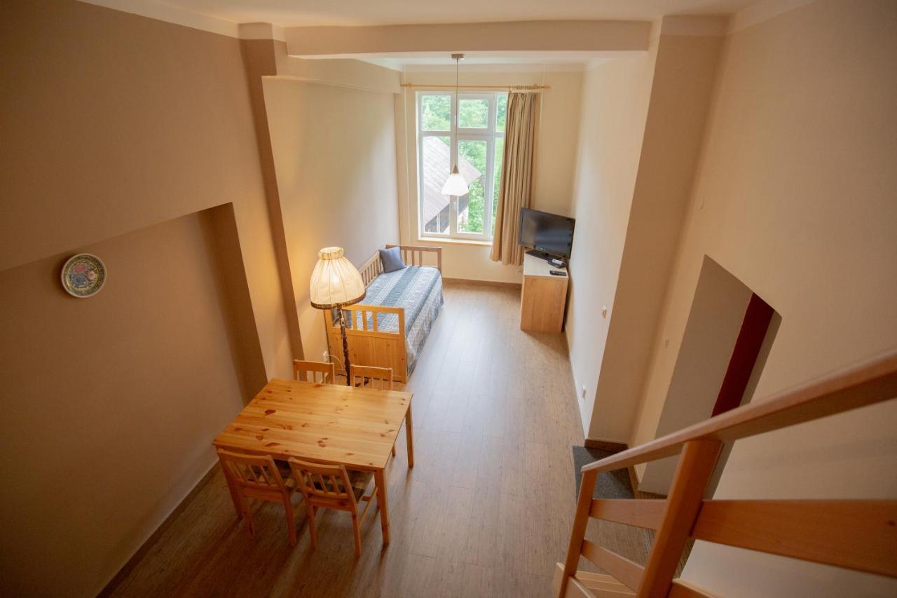 Apartmany Pod Kolonadou Janske Lazne Exterior photo