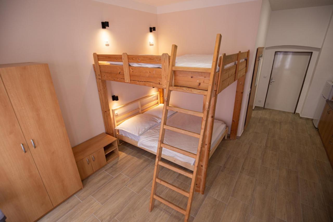 Apartmany Pod Kolonadou Janske Lazne Exterior photo