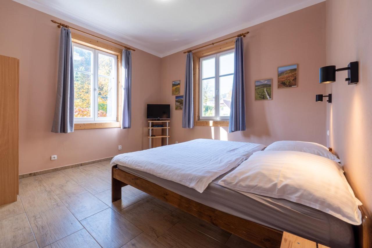 Apartmany Pod Kolonadou Janske Lazne Exterior photo